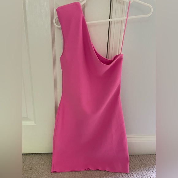 Amanda Uprichard Kyra Dress in shocking pink - Picture 3 of 5